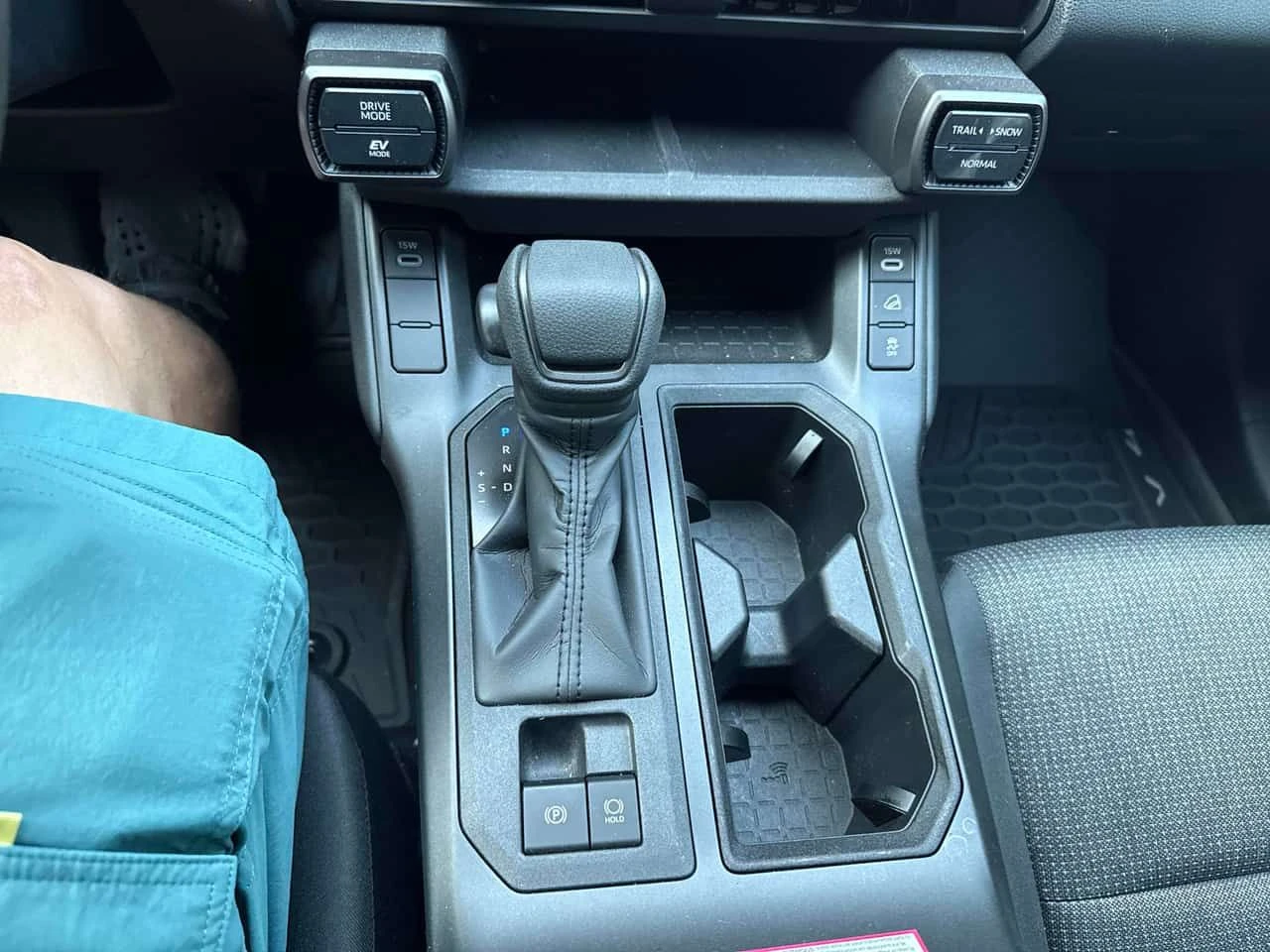 Toyota Rav4  AWD / CARFAX / АВТОКРЕДИТ, снимка 9 - Автомобили и джипове - 55632465