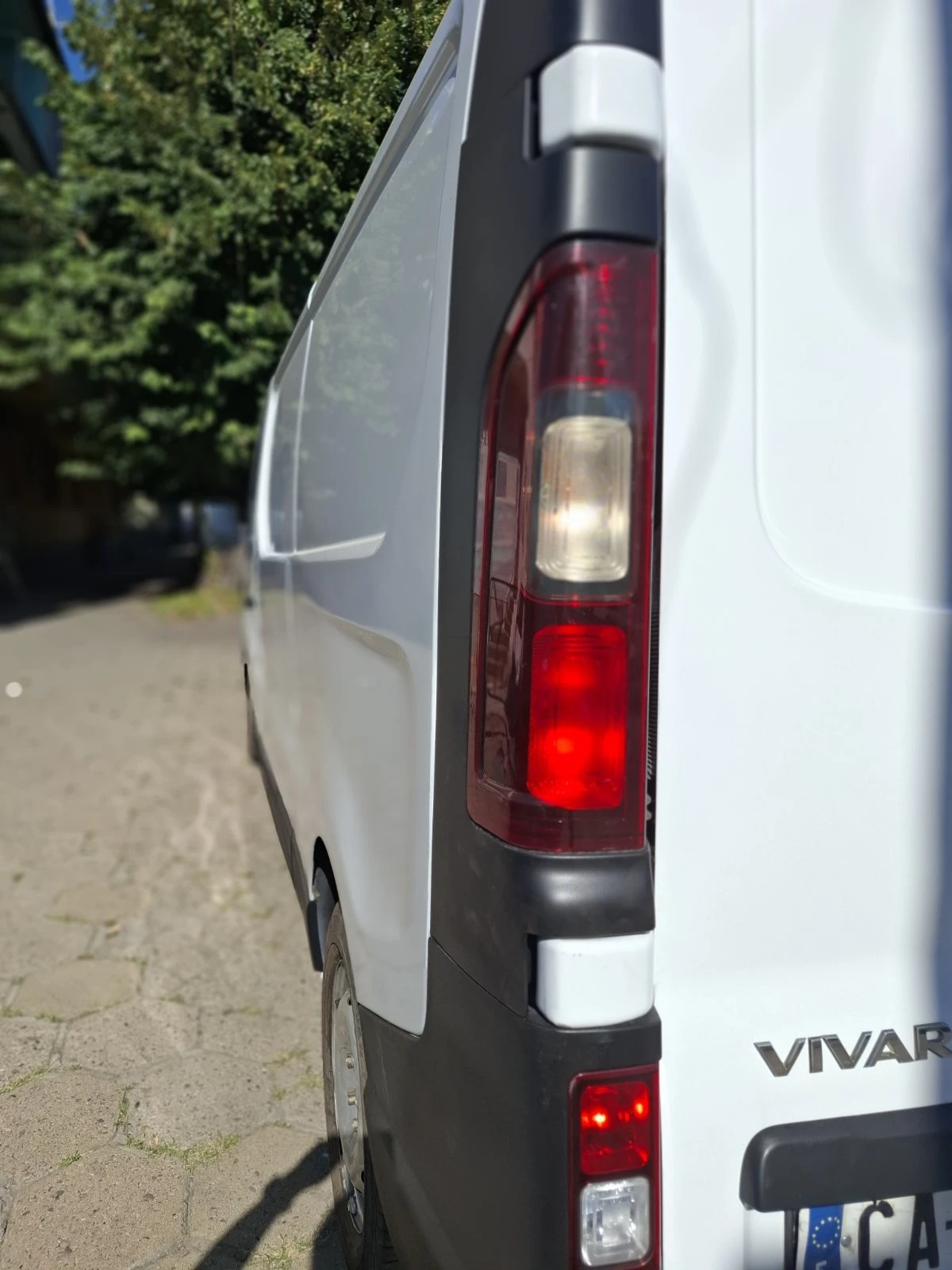 Opel Vivaro, снимка 6 - Бусове и автобуси - 54840210