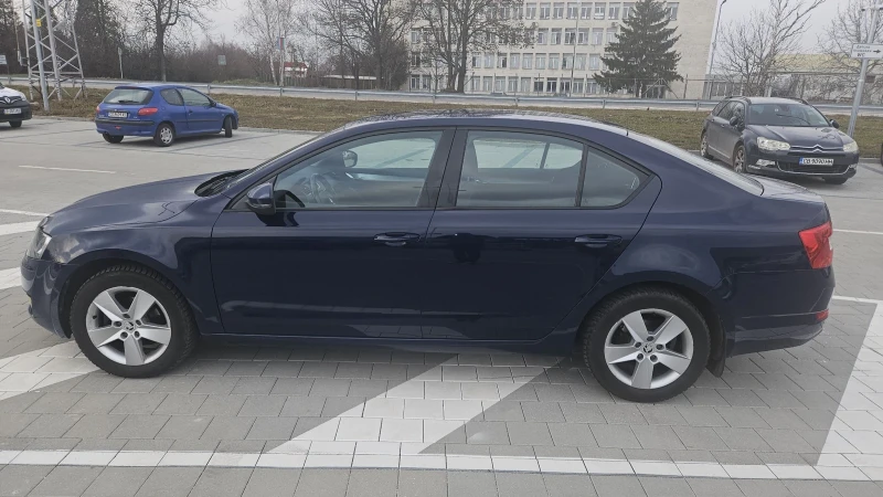 Skoda Octavia 1.6 TDI, снимка 7 - Автомобили и джипове - 48345153