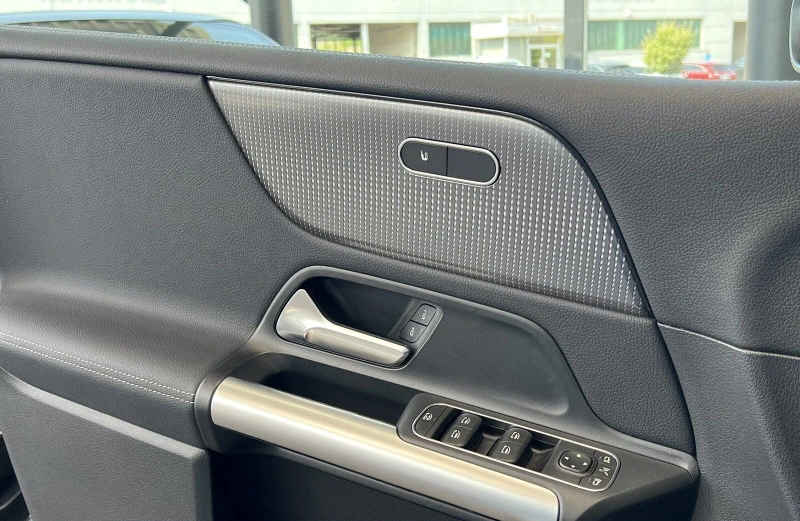 Mercedes-Benz B 220 D 4M, снимка 6 - Автомобили и джипове - 50749729