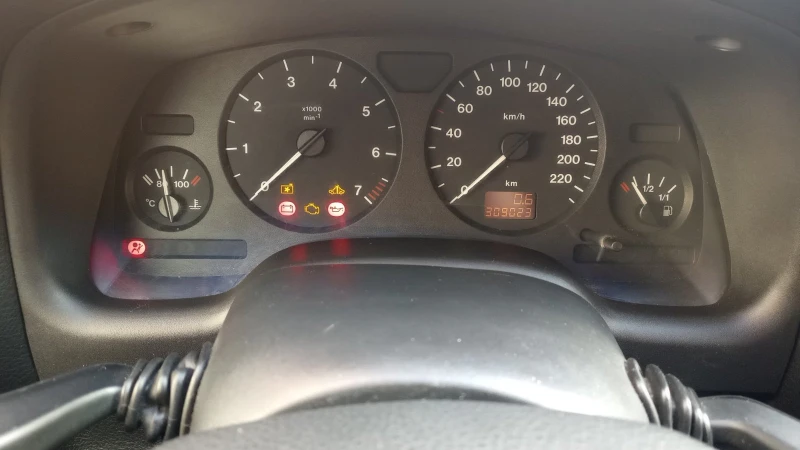 Opel Astra, снимка 7 - Автомобили и джипове - 52578598