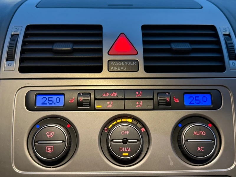 VW Touran CROSS TOURAN, снимка 10 - Автомобили и джипове - 52682578