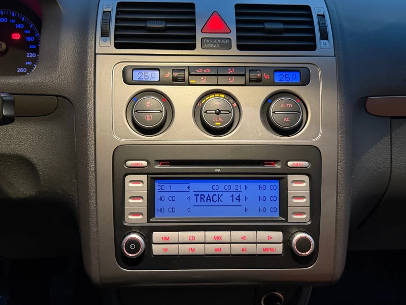 VW Touran CROSS TOURAN, снимка 9 - Автомобили и джипове - 52682578