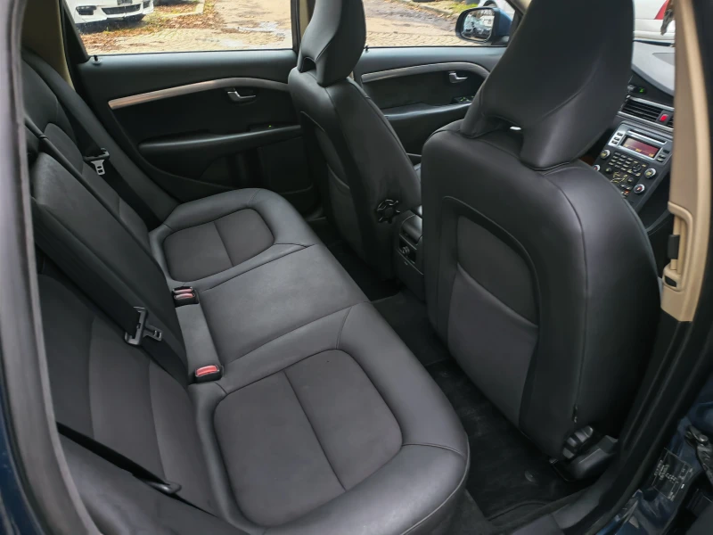 Volvo V70 2.0D-НАВИГАЦИЯ, снимка 13 - Автомобили и джипове - 52887441