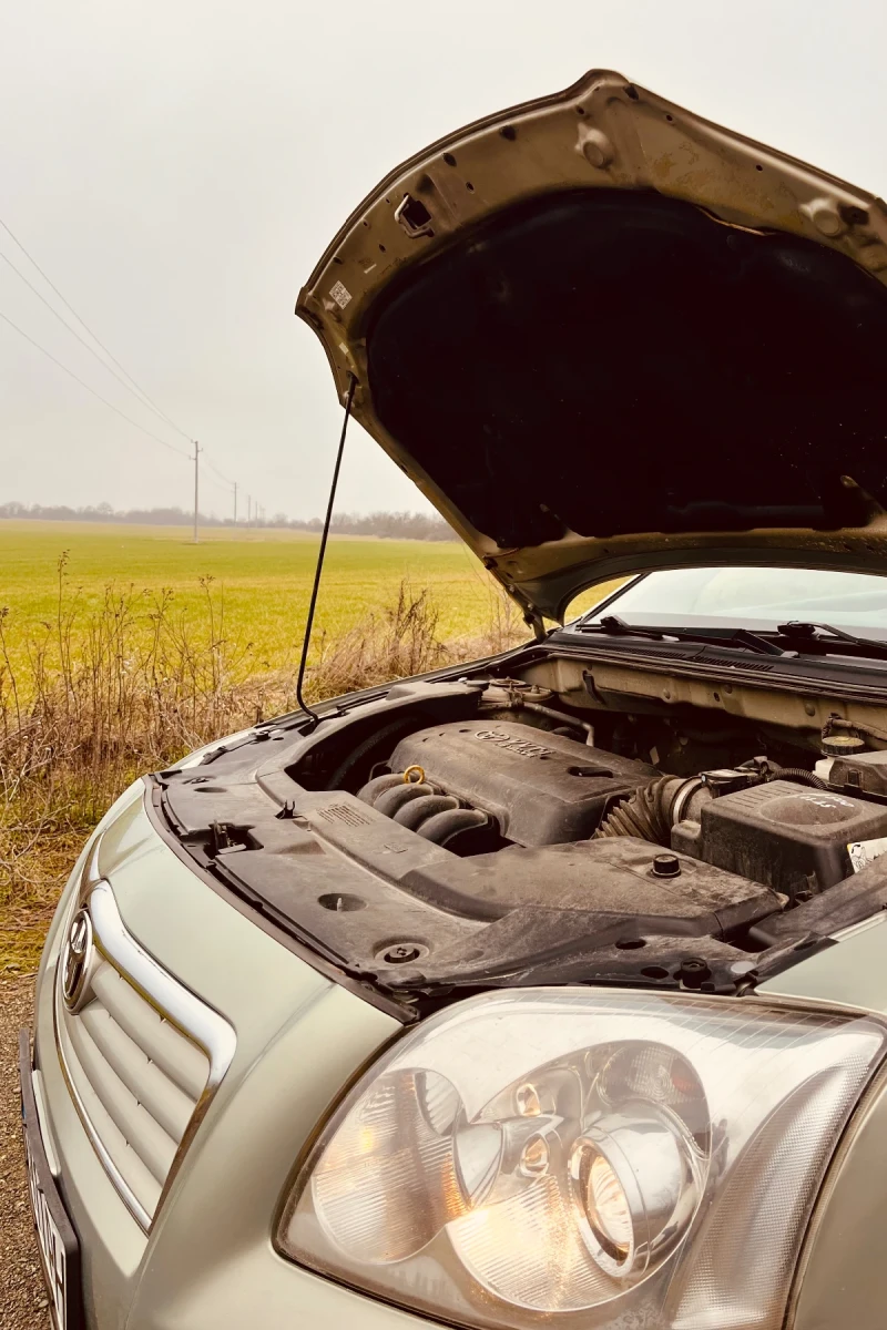 Toyota Avensis T25, снимка 16 - Автомобили и джипове - 53213178