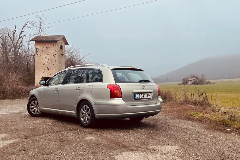 Toyota Avensis T25, снимка 7 - Автомобили и джипове - 53213178