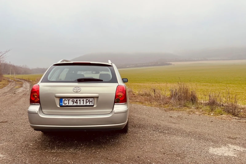 Toyota Avensis T25, снимка 5 - Автомобили и джипове - 53213178