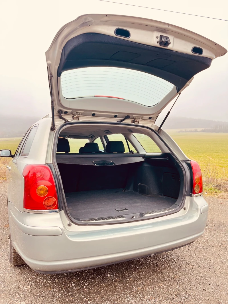 Toyota Avensis T25, снимка 11 - Автомобили и джипове - 53213178