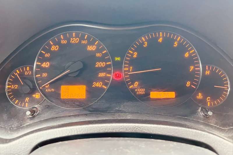 Toyota Avensis T25, снимка 15 - Автомобили и джипове - 53213178