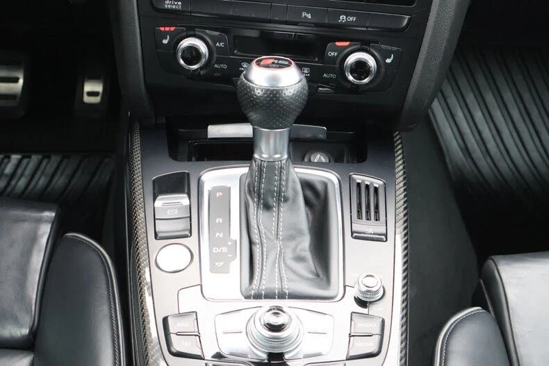 Audi Rs5 Quattro Coupe* АвтоКредит* (ЦЕНА ДО БЪЛГАРИЯ), снимка 14 - Автомобили и джипове - 53329653