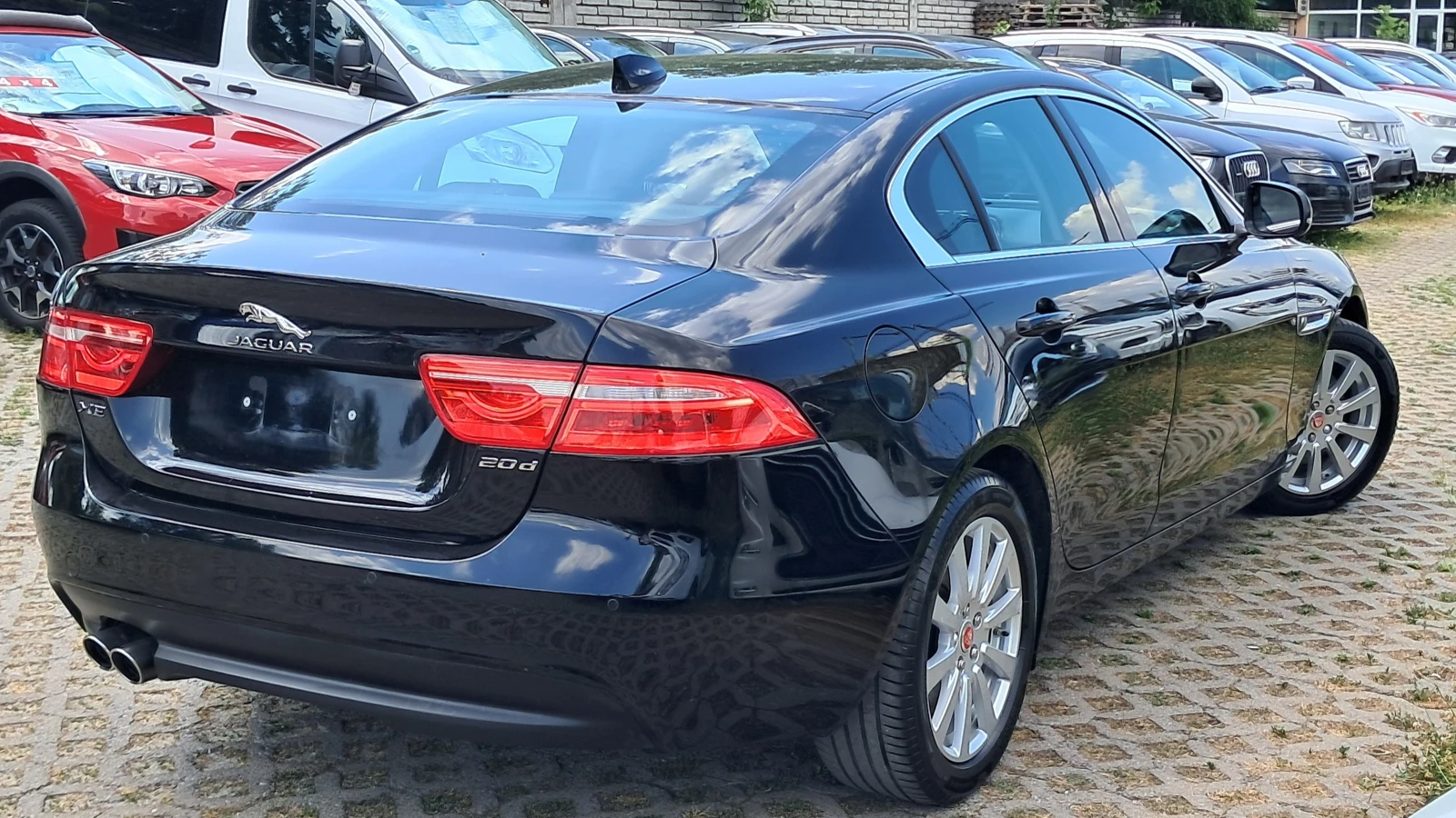 Jaguar XE FULL РЕАЛ КМ ИЗКЛЮЧИТЕЛН СЕРВ КНИЖК УНИКТ КОЖА НАВ, снимка 5 - Автомобили и джипове - 23808367