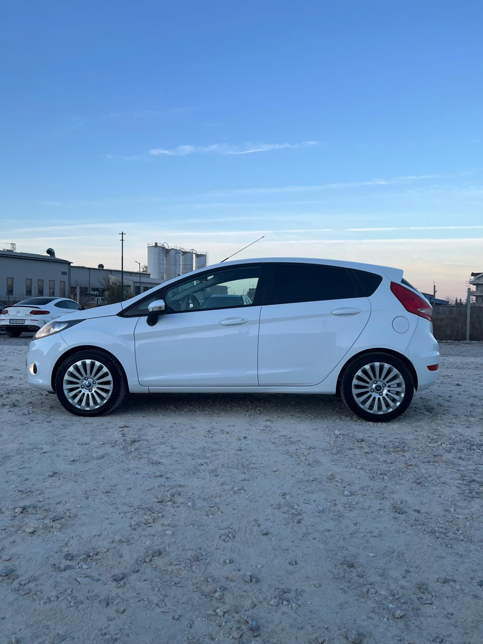 Ford Fiesta 1.25 Бензин - изображение 5