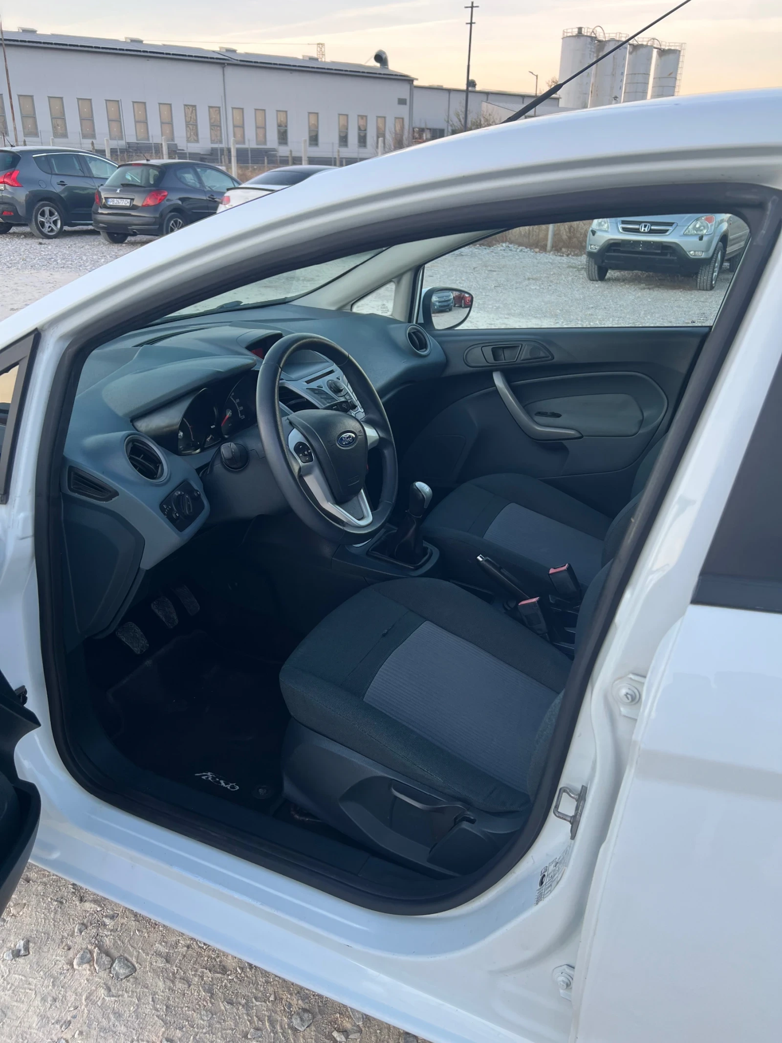 Ford Fiesta 1.25 Бензин - изображение 9