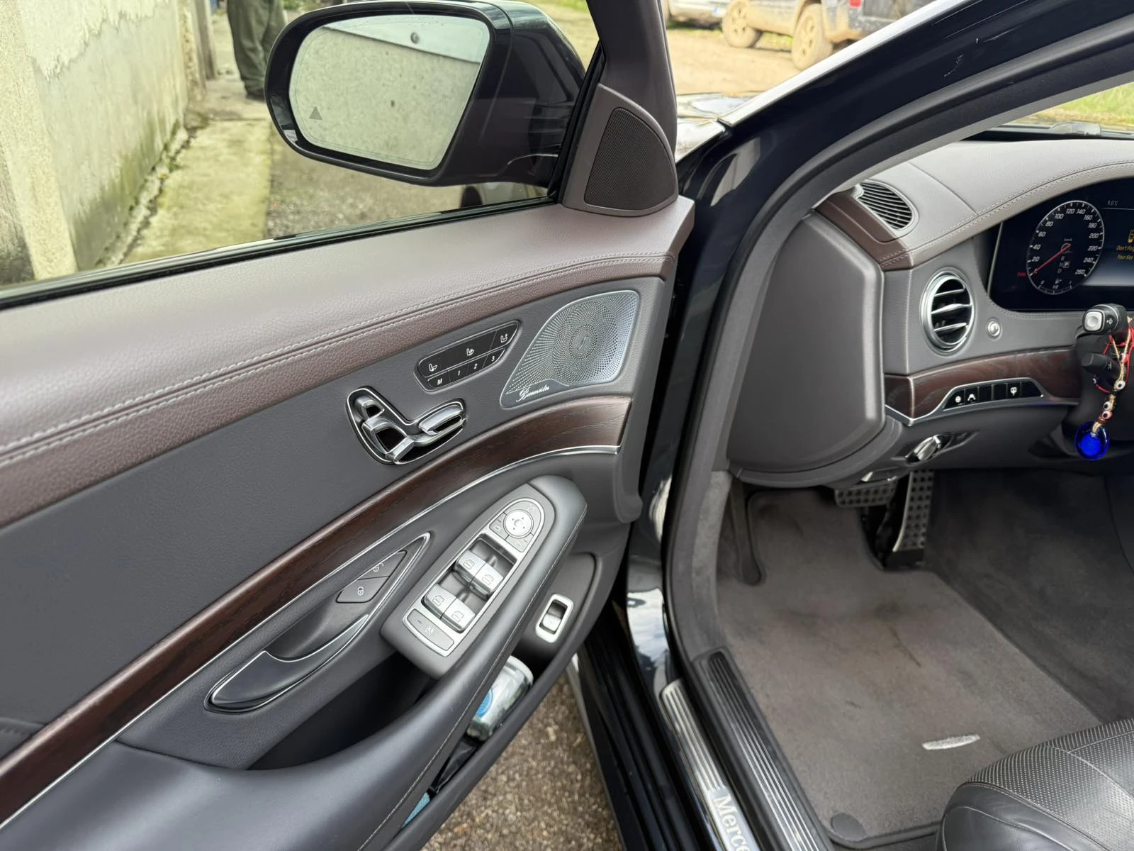 Mercedes-Benz S 560 * Burmester* 360* Pano* Лизинг  - изображение 10