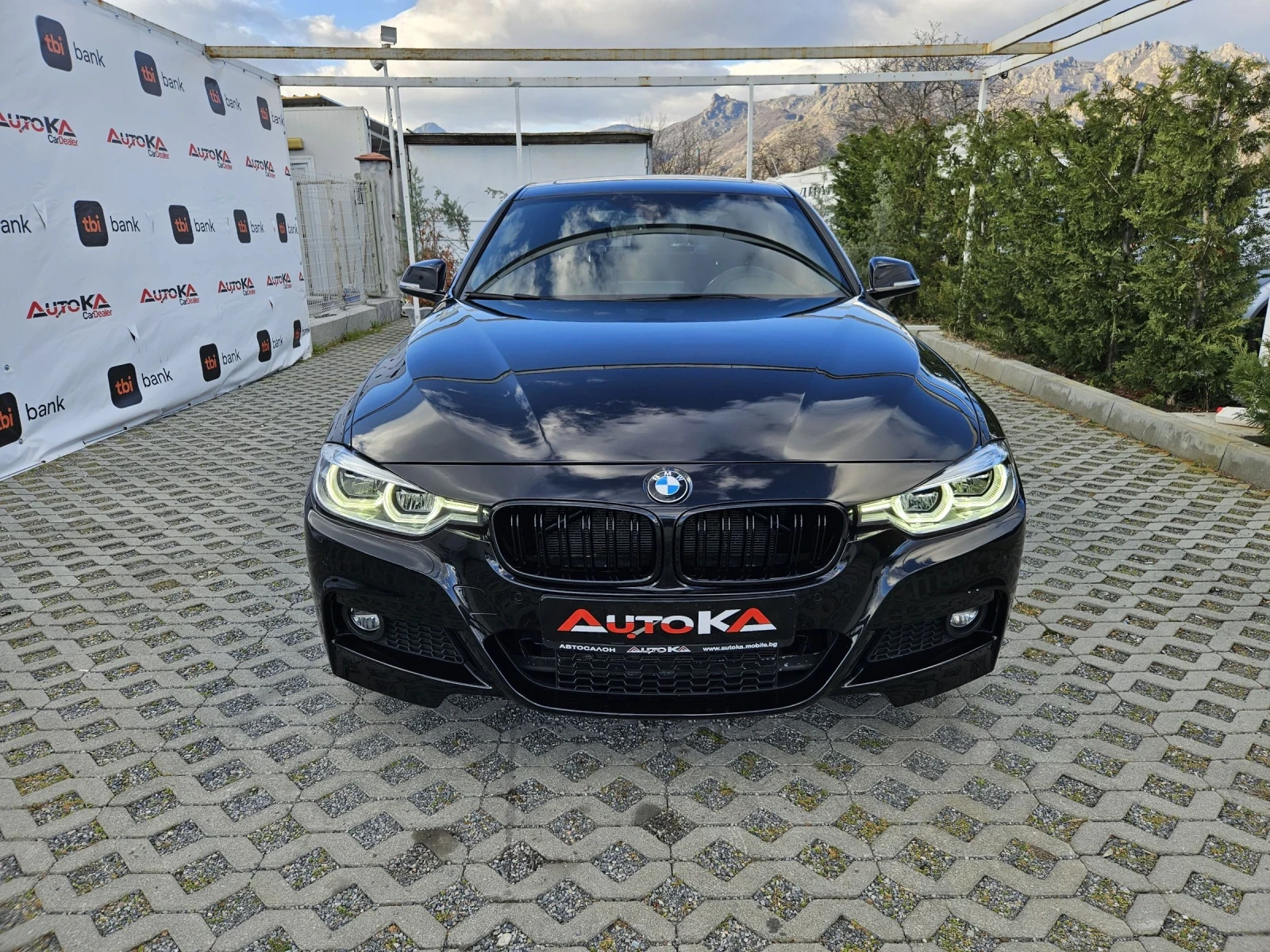 BMW 330 252кс= M PACKET= 8СКОРОСТИ= 155.000км= CAR PLAY | Mobile.bg — изображение 1
