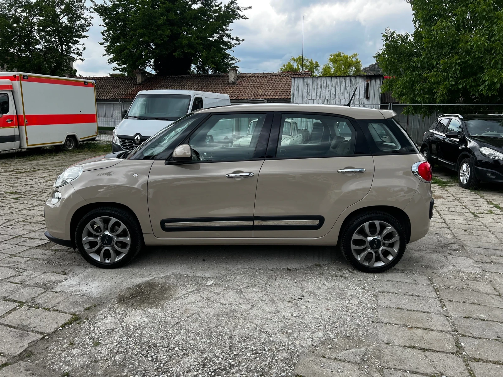 Fiat 500L КОЖА* НАВИ* УНИКАТ* 2КЛЮЧА* РЕАЛНИ КМ.*  - изображение 5