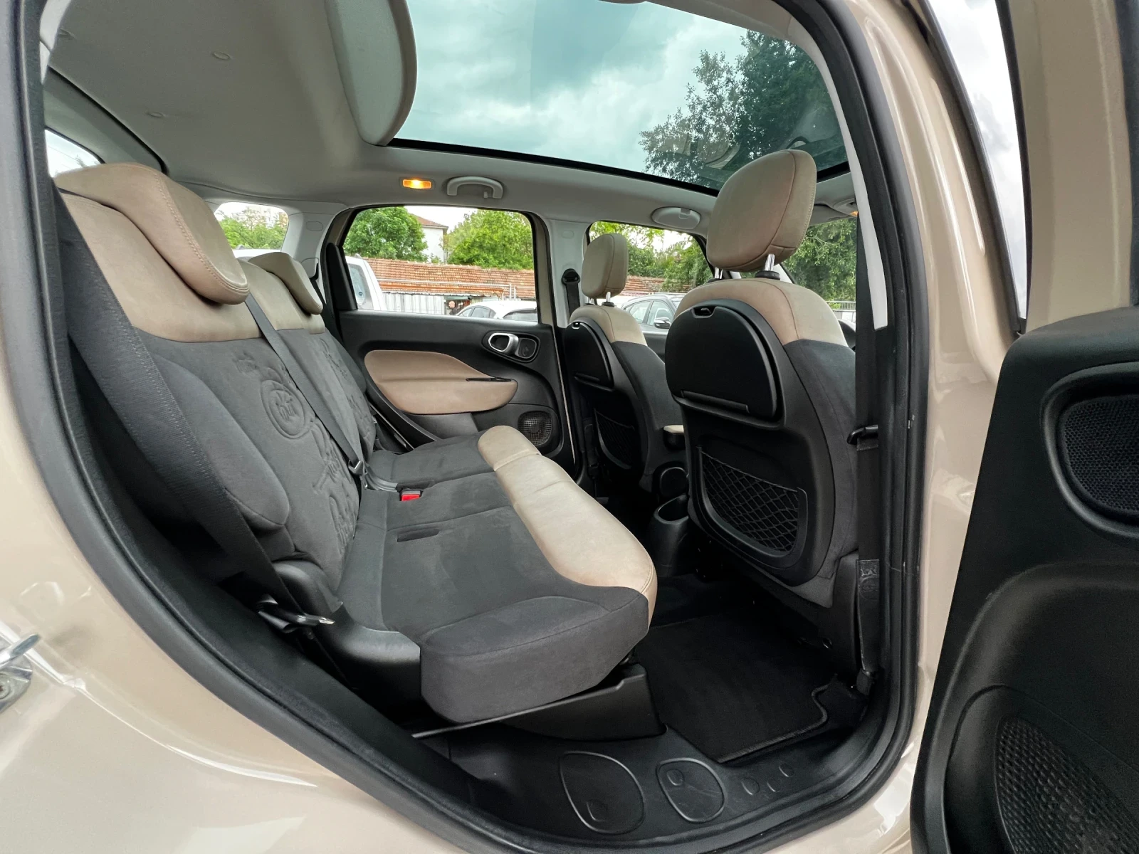 Fiat 500L КОЖА* НАВИ* УНИКАТ* 2КЛЮЧА* РЕАЛНИ КМ.*  - изображение 9