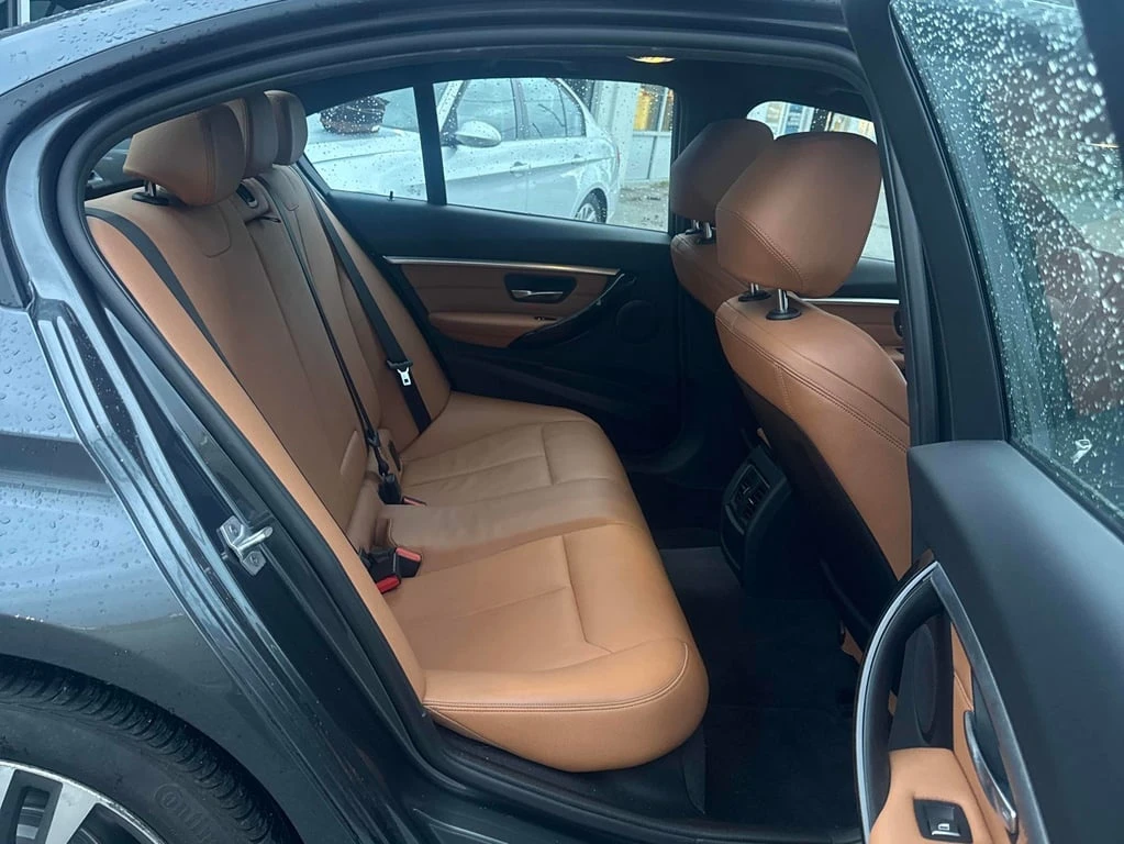 BMW 330 * xDrive * CARFAX *    | Mobile.bg   10