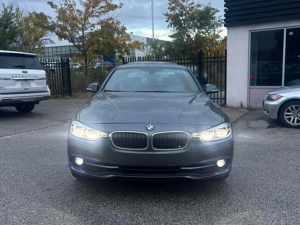 BMW 330 * xDrive * CARFAX *    | Mobile.bg   6