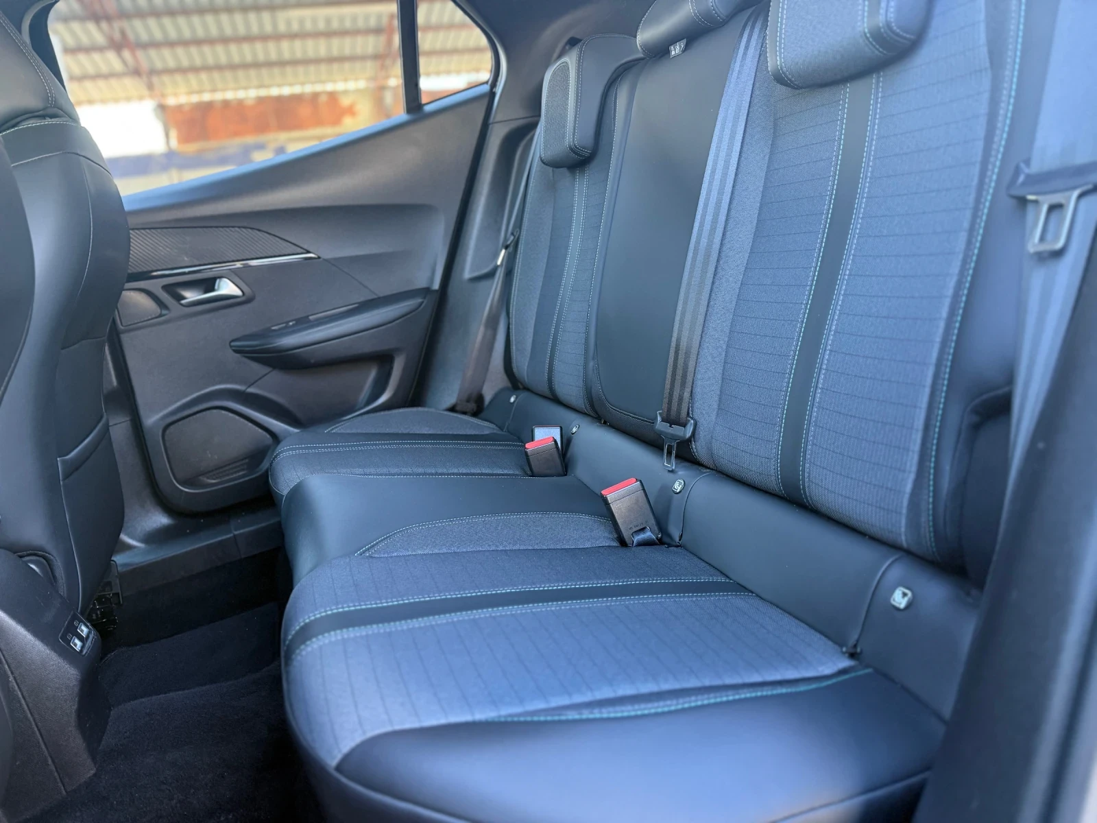 Peugeot 2008  1.5 BlueHDI 130ps. ALLURE СОБСТВЕН ЛИЗИНГ/ БАРТЕР - изображение 9