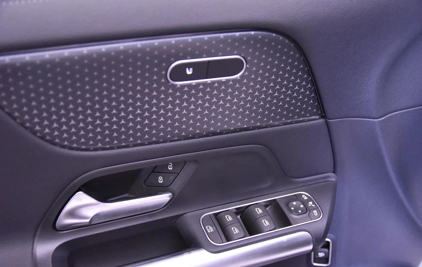 Mercedes-Benz GLA 180 | Mobile.bg   8