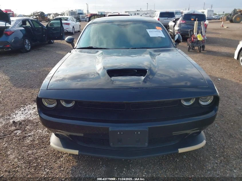 Dodge Challenger 3.6L V-6 DOHC, VVT, 305HP Rear Wheel Drive | Mobile.bg � ����������� 11