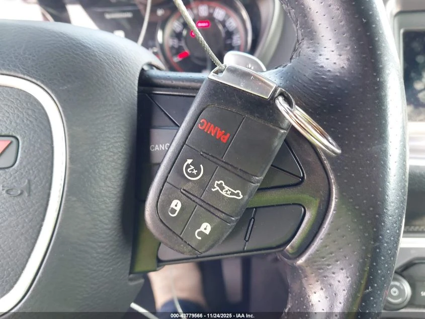 Dodge Challenger 3.6L V-6 DOHC, VVT, 305HP Rear Wheel Drive - изображение 3