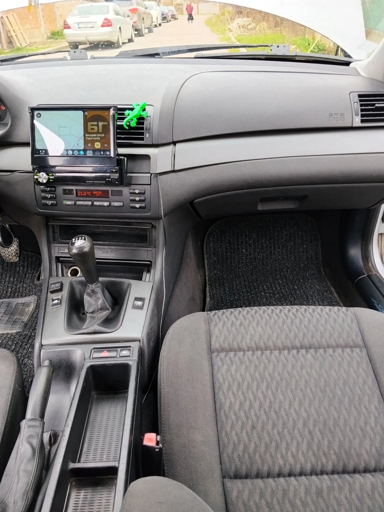 BMW 318, снимка 15 - Автомобили и джипове - 53934684