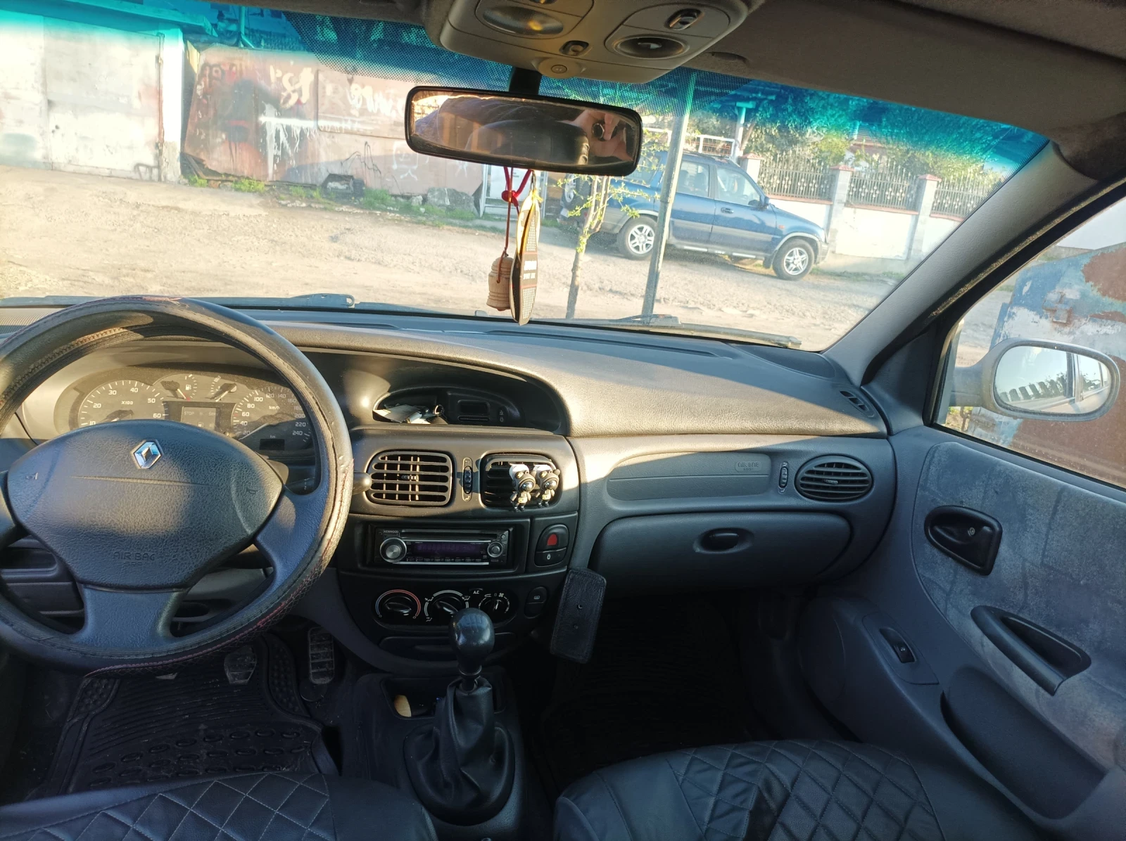 Renault Megane, снимка 5 - Автомобили и джипове - 54100350