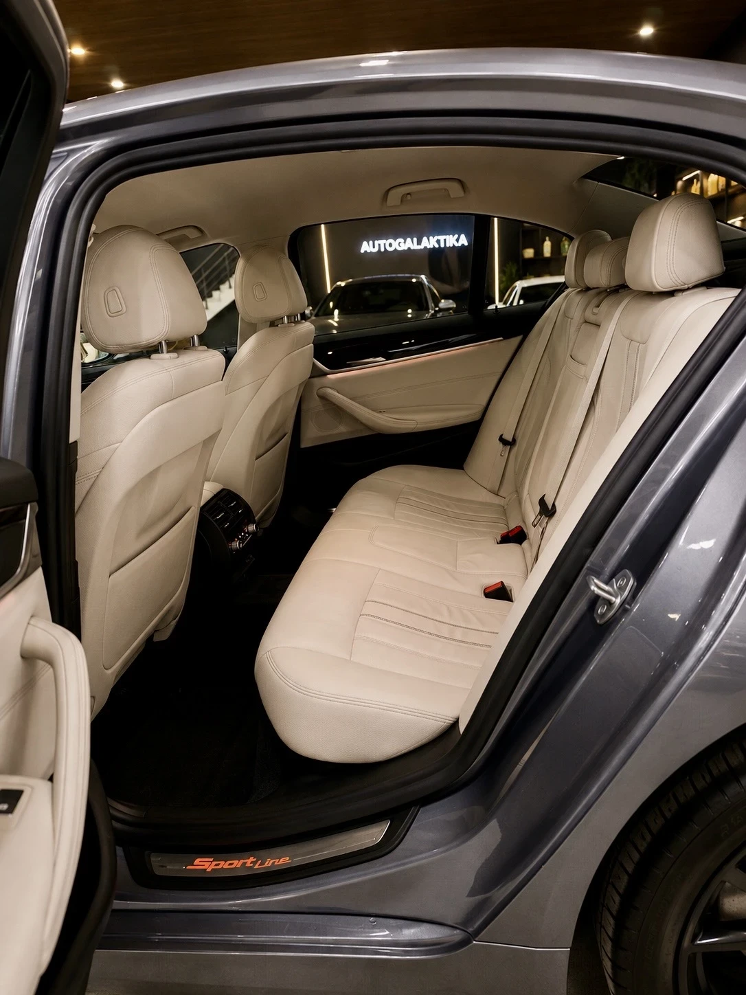 BMW 540 Sport Line   3.0 B58   340 к.с.   Автоматик   2019, снимка 9 - Автомобили и джипове - 54733111