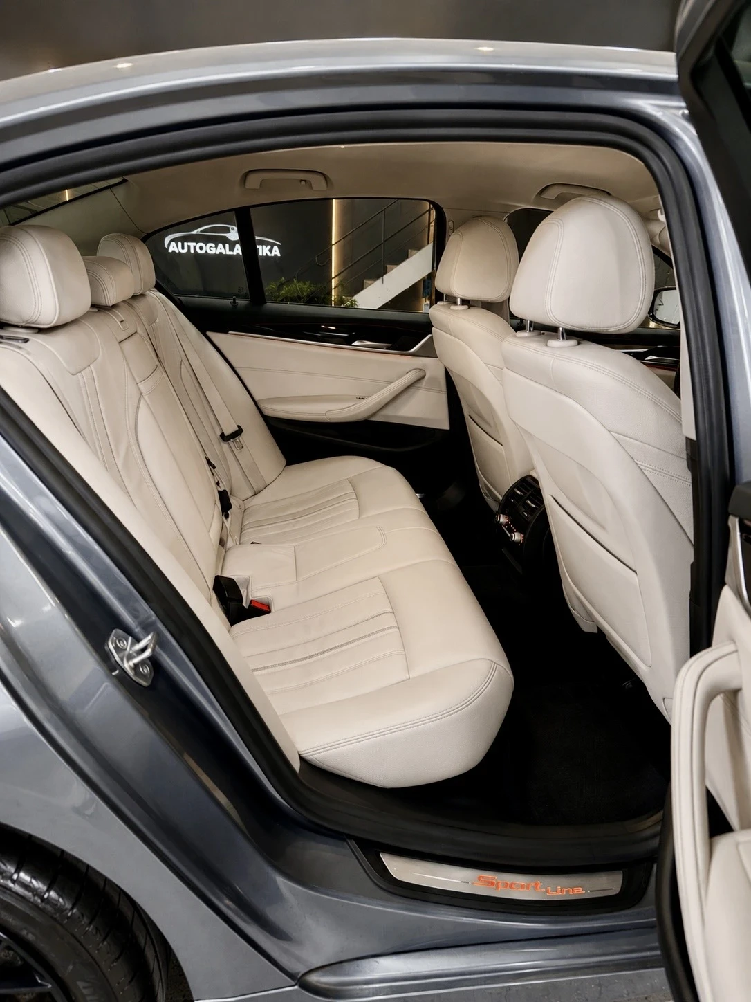 BMW 540 Sport Line   3.0 B58   340 к.с.   Автоматик   2019, снимка 11 - Автомобили и джипове - 54733111