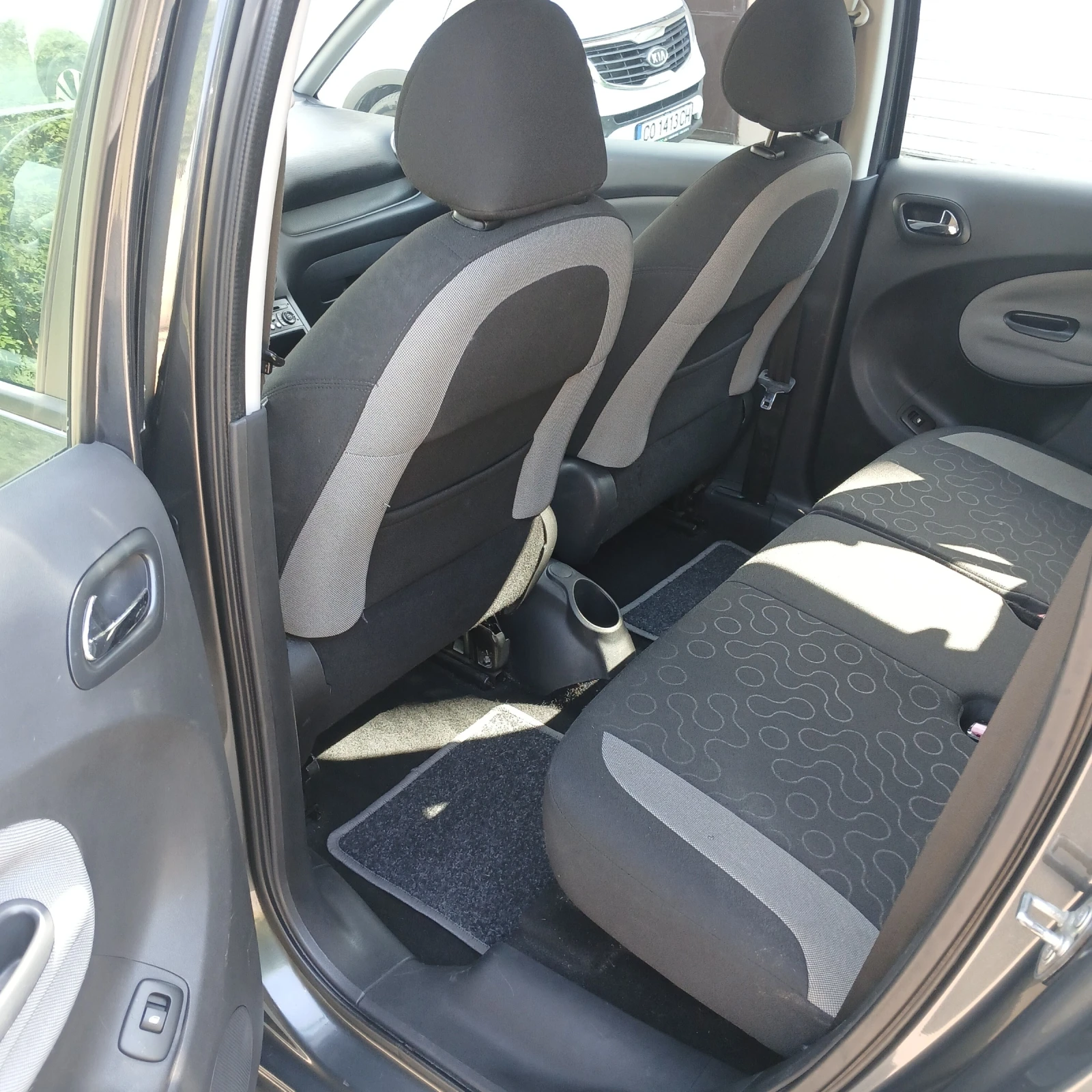 Citroen C3 Picasso 1.6 .HDI., снимка 15 - Автомобили и джипове - 54995733