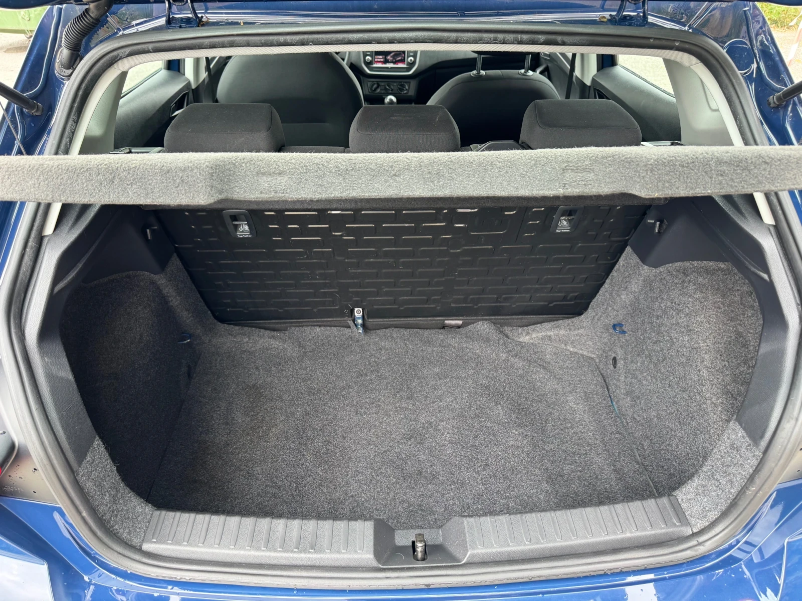 Seat Ibiza 1.6 TDI, снимка 13 - Автомобили и джипове - 55152830
