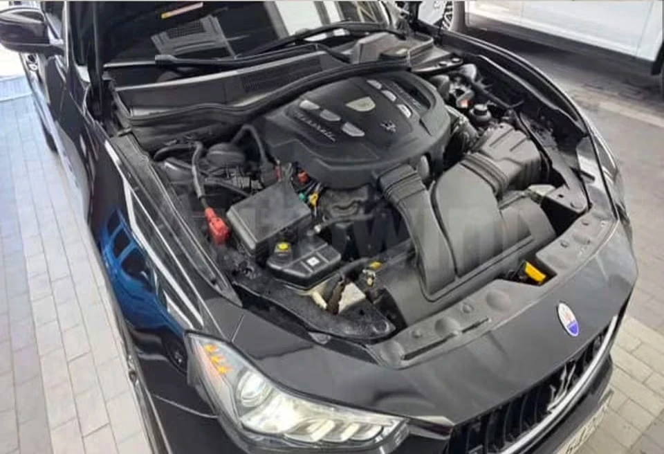 Maserati Ghibli, снимка 15 - Автомобили и джипове - 55743336