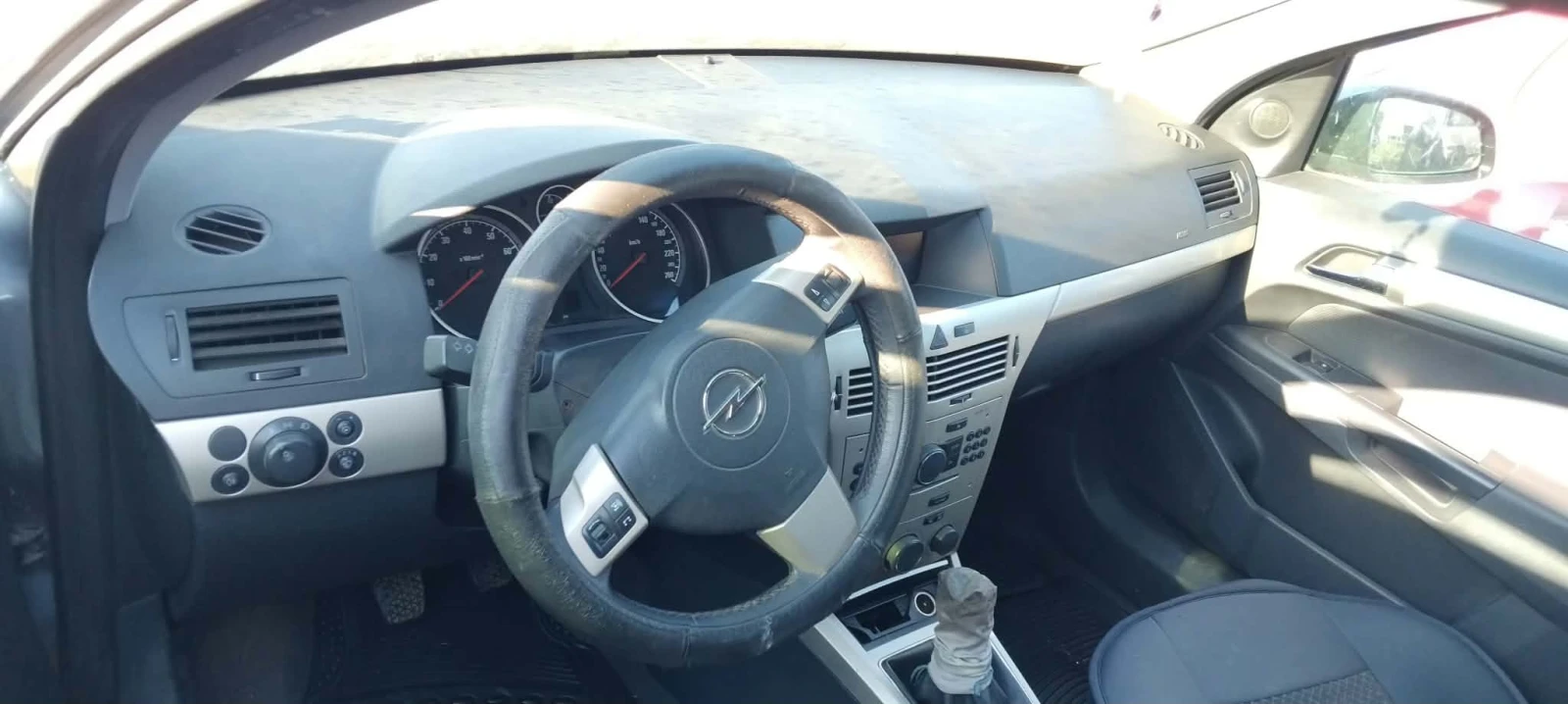 Opel Astra 1.4, снимка 5 - Автомобили и джипове - 55796701