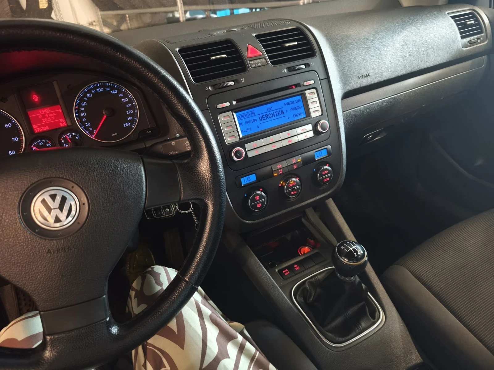 VW Golf, снимка 7 - Автомобили и джипове - 55978057