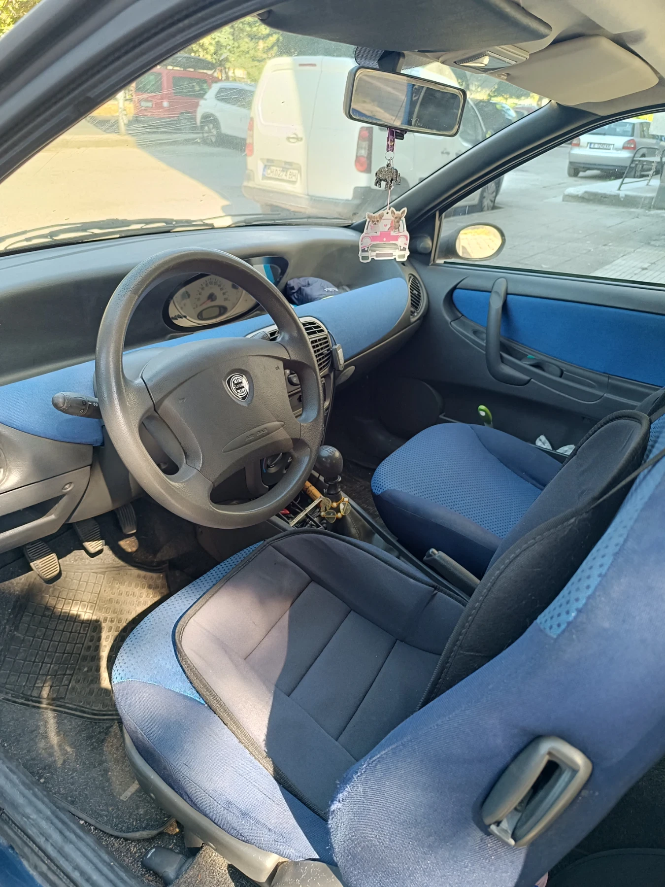 Lancia Ypsilon, снимка 4 - Автомобили и джипове - 56140571