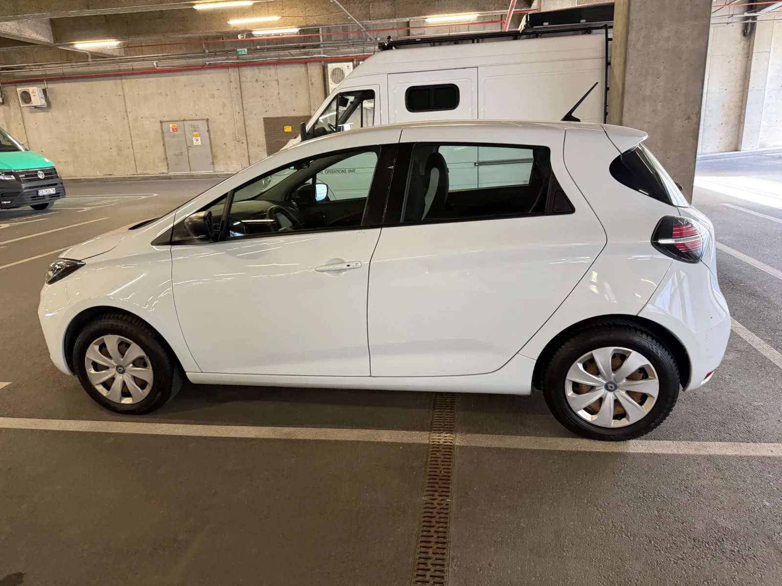 Renault Zoe, снимка 2 - Автомобили и джипове - 56259260