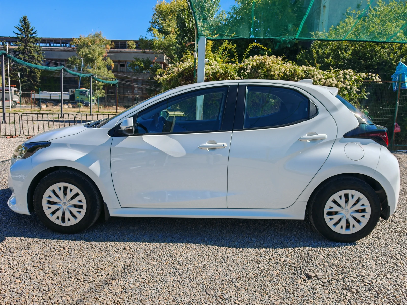 Toyota Yaris 1.5i , снимка 5 - Автомобили и джипове - 56360688