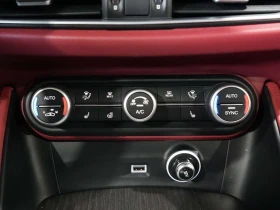Alfa Romeo Stelvio * CARFAX * ЦЕНА ДО БГ, снимка 12