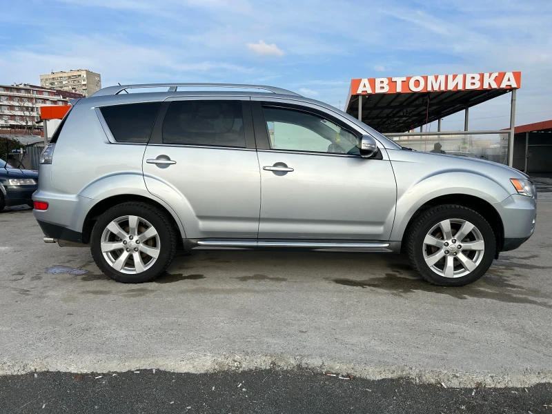 Mitsubishi Outlander, снимка 10 - Автомобили и джипове - 48395989