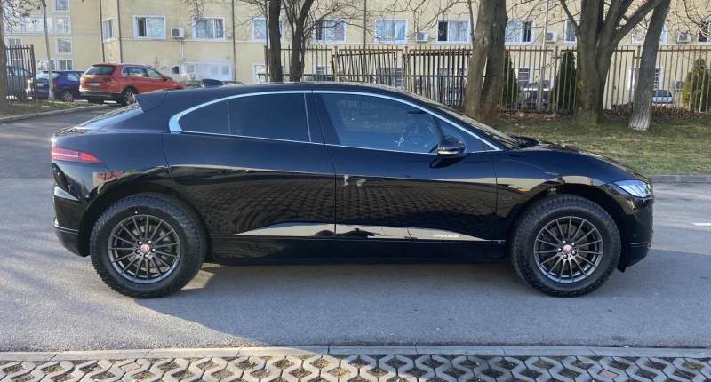 Jaguar I-Pace EV400 AWD, HUD, снимка 1 - Автомобили и джипове - 48401615