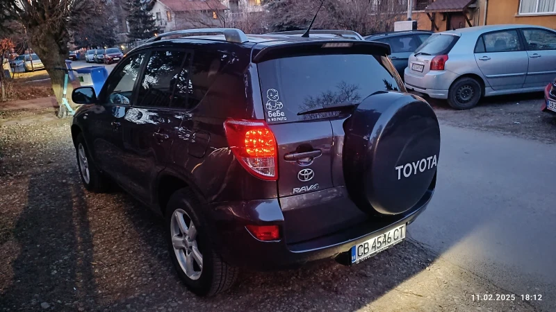 Toyota Rav4, снимка 4 - Автомобили и джипове - 49088706