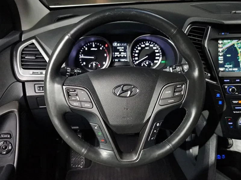 Hyundai Santa fe 2.0 2Wd Premium, снимка 13 - Автомобили и джипове - 55888679