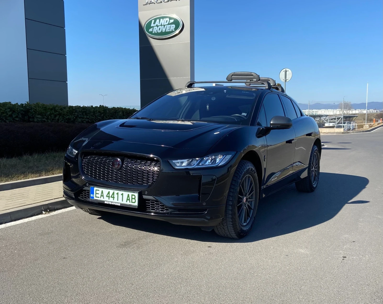 Jaguar I-Pace EV400 AWD, перфектна, обслужена - изображение 9