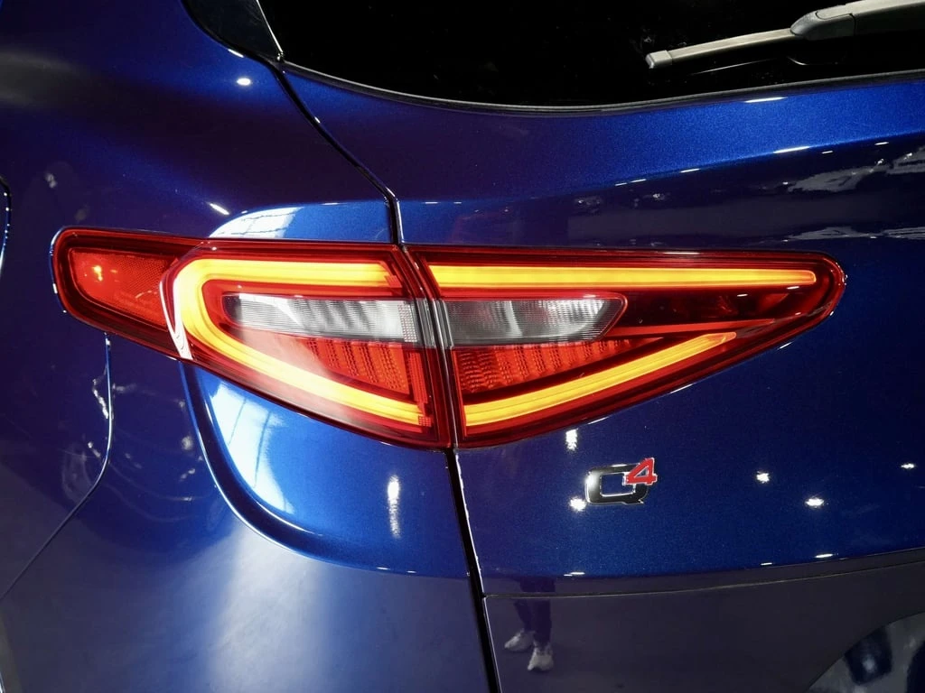 Alfa Romeo Stelvio * CARFAX * ЦЕНА ДО БГ - изображение 9