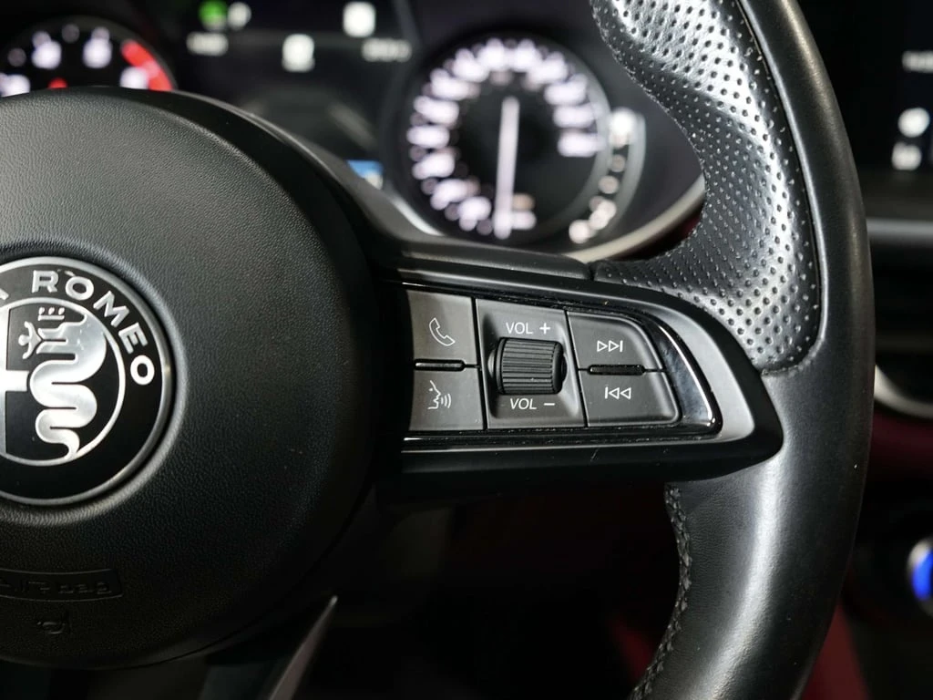 Alfa Romeo Stelvio * CARFAX * ЦЕНА ДО БГ - изображение 10