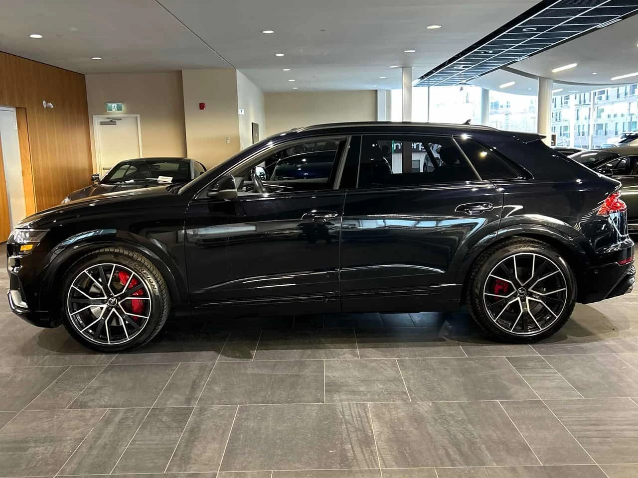 Audi SQ8 * 4.0 TFSI quattro * CARFAX * CARBON * MATRIX | Mobile.bg � ����������� 2