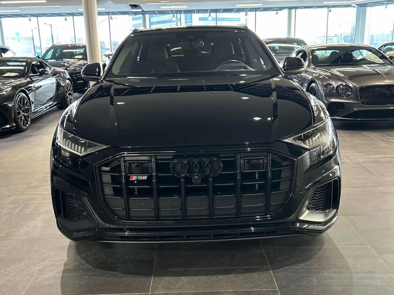 Audi SQ8 * 4.0 TFSI quattro * CARFAX * CARBON * MATRIX | Mobile.bg � ����������� 6