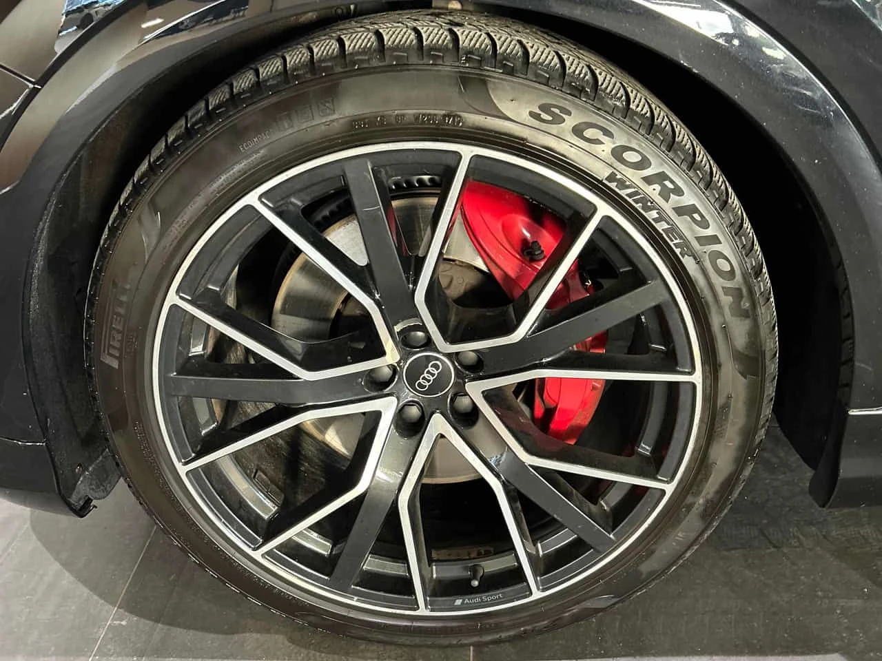 Audi SQ8 * 4.0 TFSI quattro * CARFAX * CARBON * MATRIX | Mobile.bg � ����������� 13